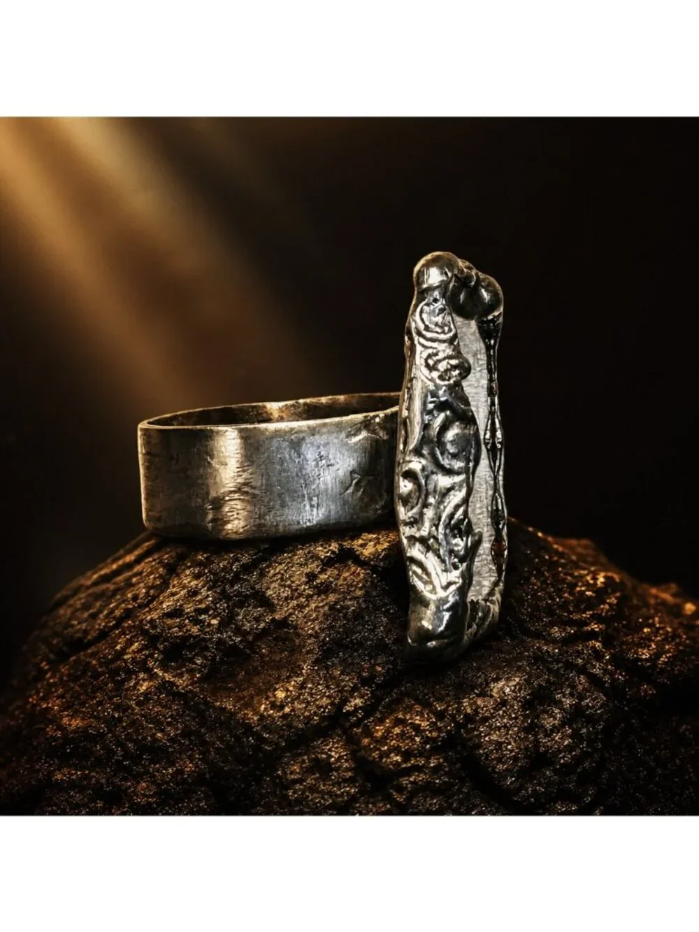 Tiny Canvas Statement Ring – Vintage Woman Portrait, Silver-Blend Spoon Bowl Ban